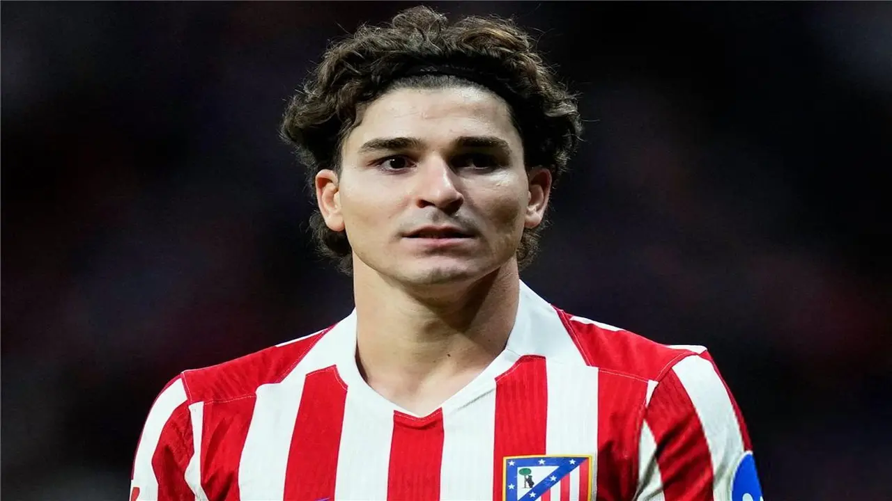 أتلتيكو مدريد يحدد سعراً فلكياً للاستغناء عن جوليان ألفاريز ويضع شرطاً معقداً